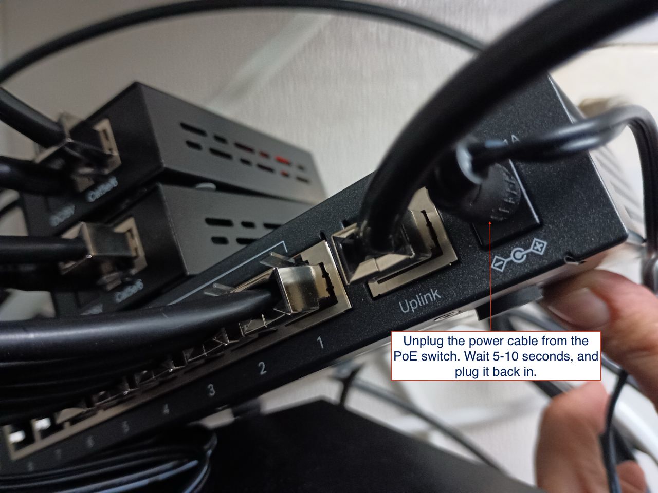 poe-switch-powercord.jpg
